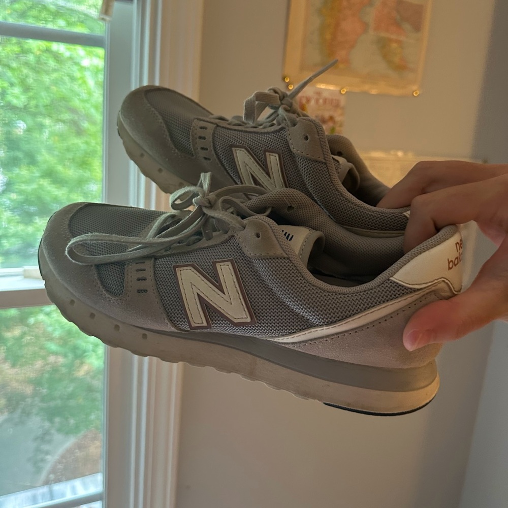 New Balance 311 V2 Sneaker. New balance sneaker. New balance shoe. Size 7.5
